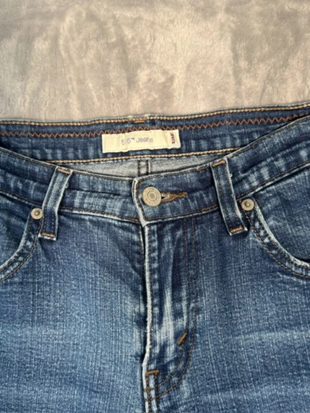 Levi's 515 Women's Bermuda Denim Shorts Size 8 Medium Wash Cuffed Stretch Jean